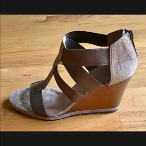 Donald Pliner Sandal Copper Metalic Leather-Size 8.5